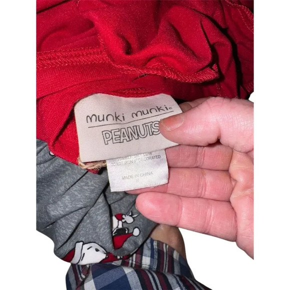 Munki Munki Snoopy Santa Holiday Pajama Sets Unisex couples matching pjs S & M - Picture 8 of 16